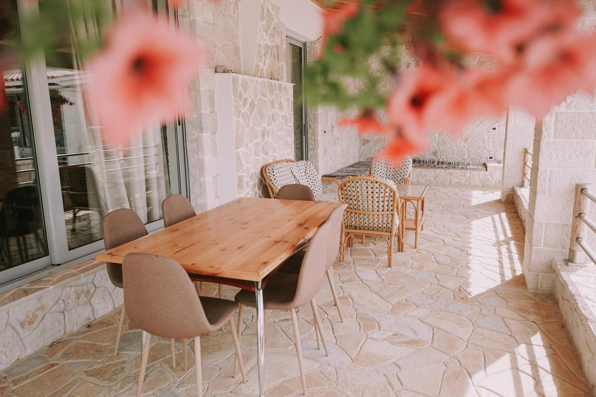 Vila Milo Himare Exterior photo